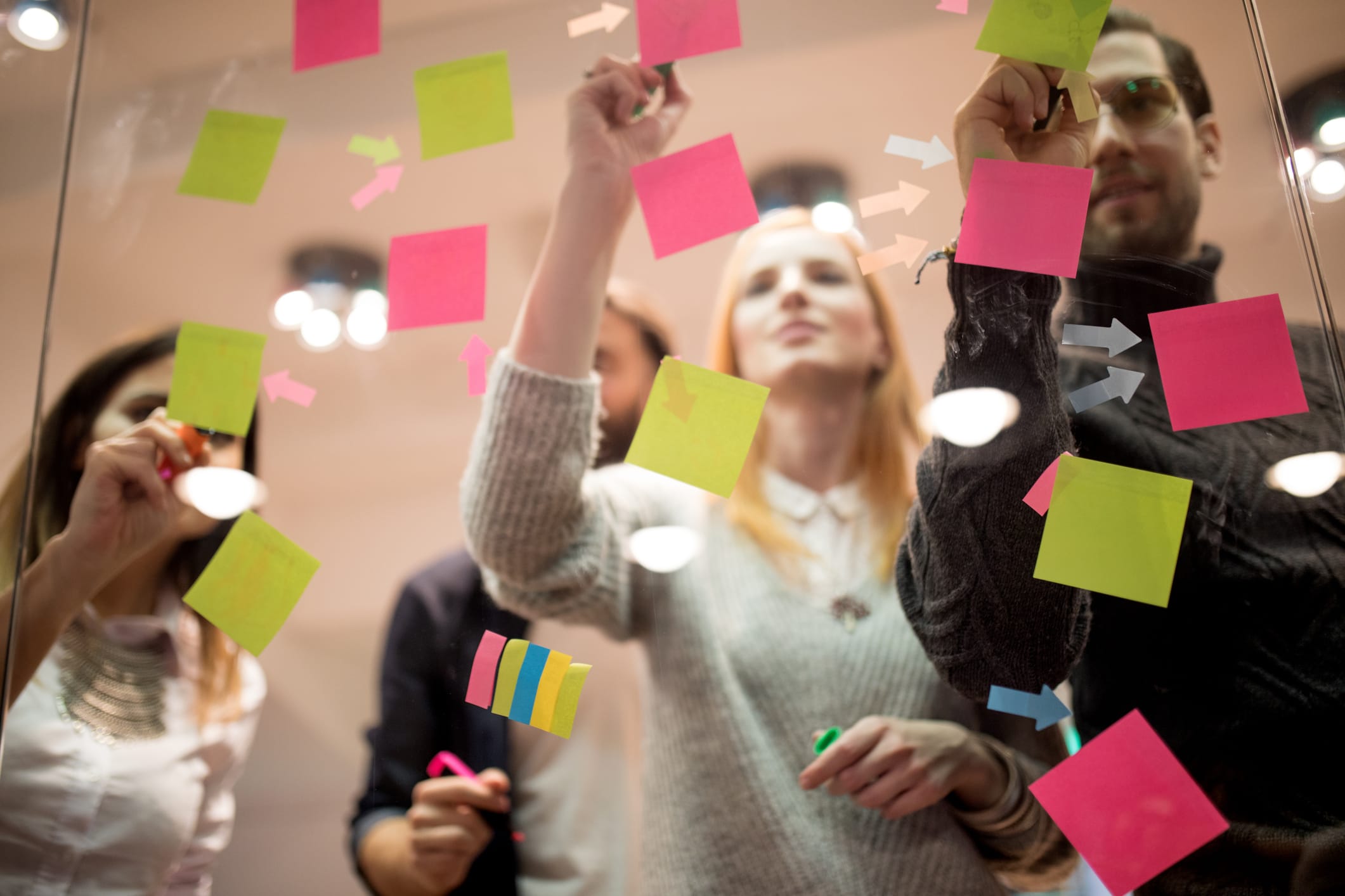 Erwachsene in einem Workshop